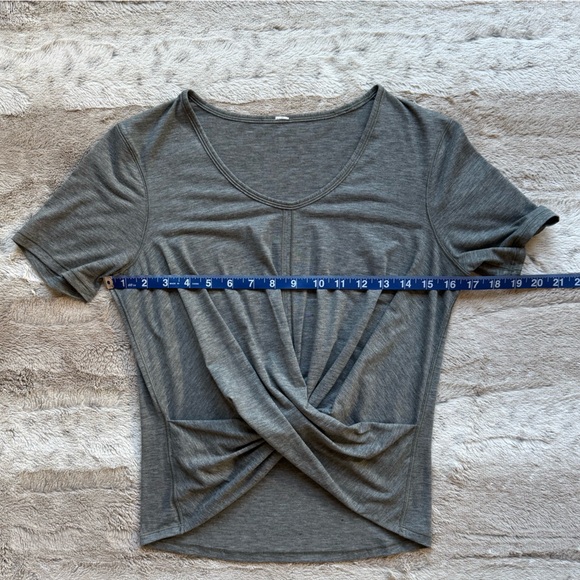 Lululemon Crescent Tee Silver in Heathered Black - Picture 7 of 10